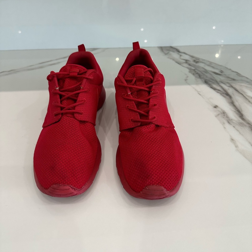 Nike Roshe men’s red 10.5